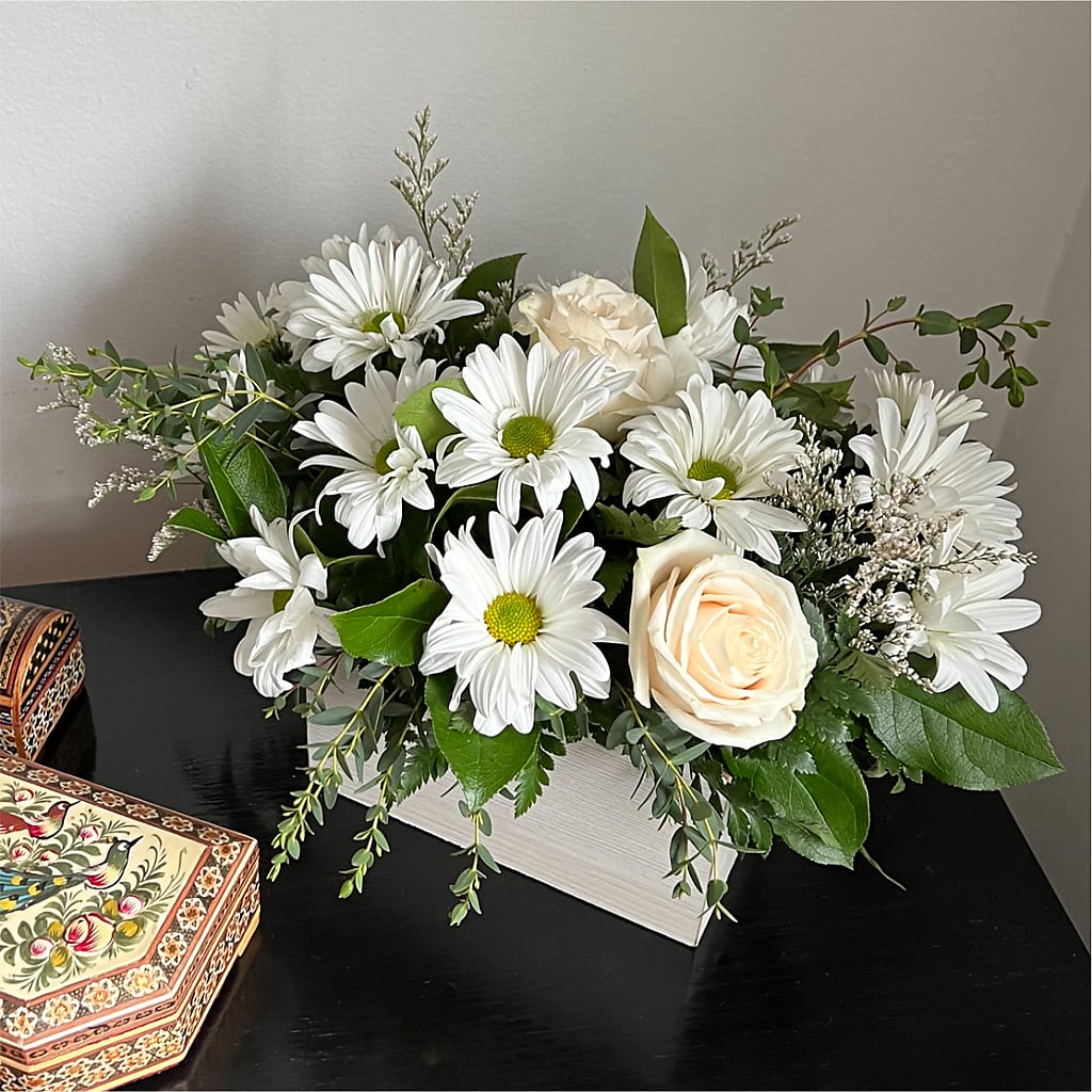 Fresh Linen Box Bouquet – Family Florist, Red Springs NC