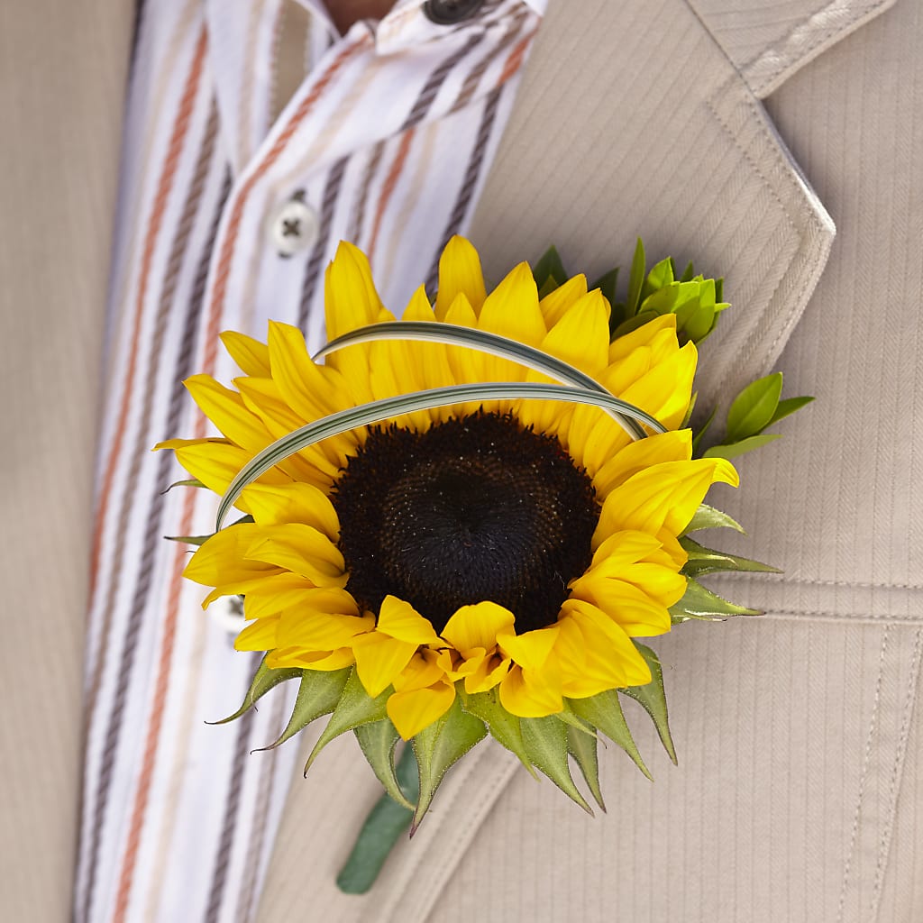 Free Spirit Boutonniere – Family Florist, Red Springs NC